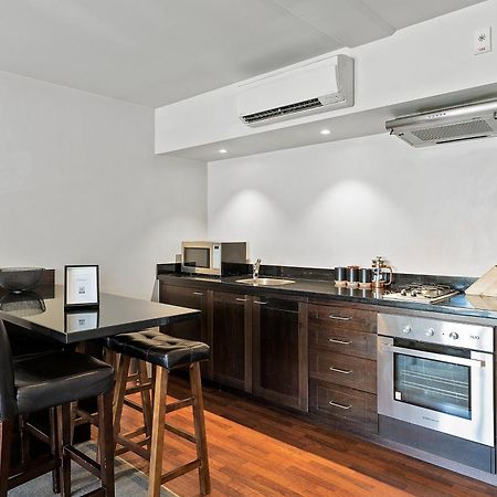 Lakeside Living - Modern 2-Bedroom Apartment Queenstown Luaran gambar
