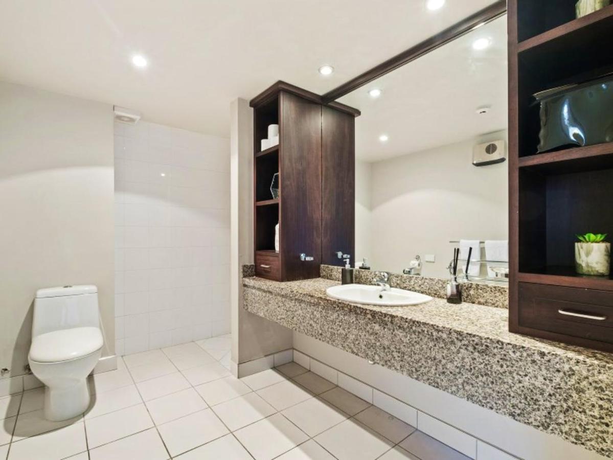 Lakeside Living - Modern 2-Bedroom Apartment Queenstown Luaran gambar