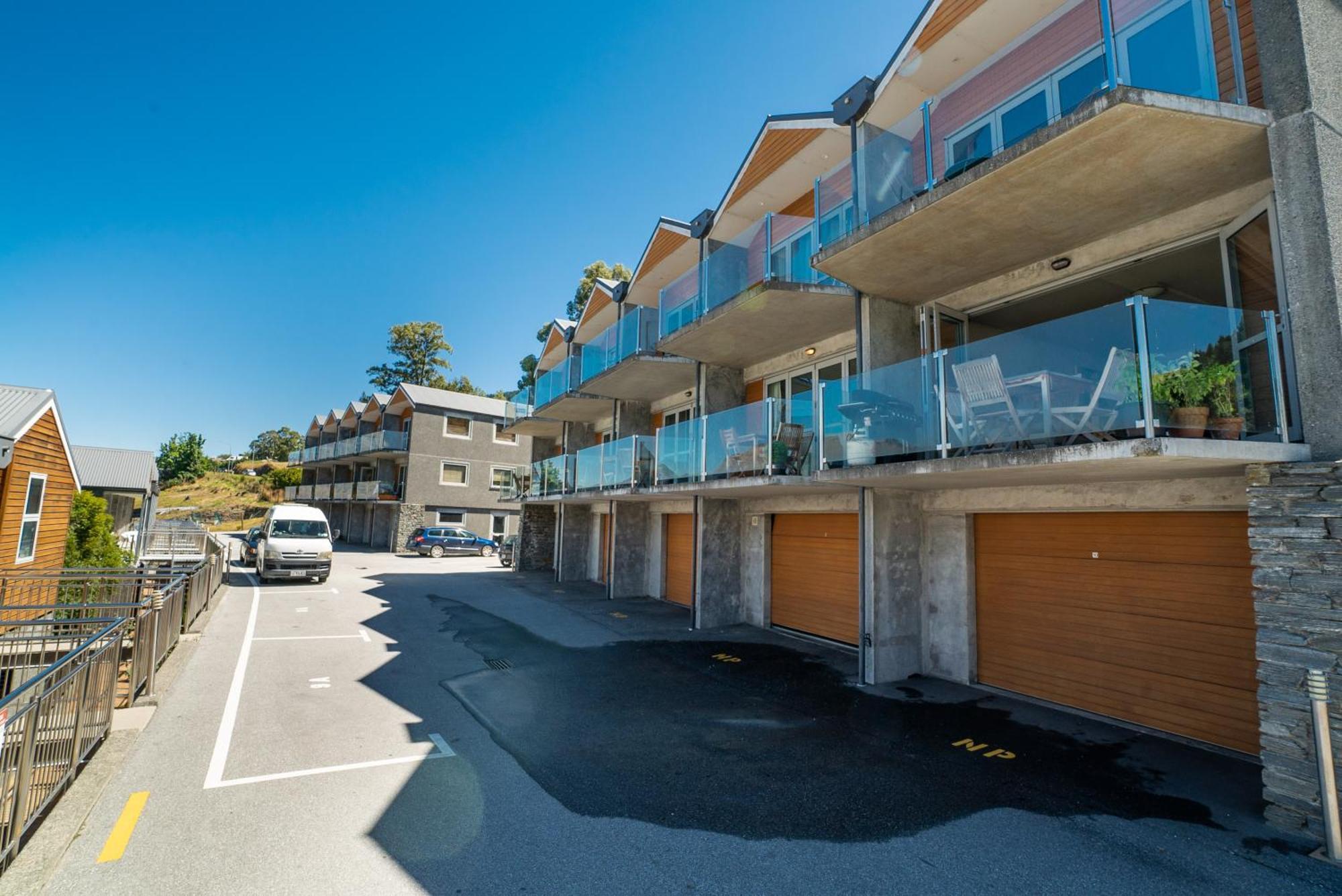 Lakeside Living - Modern 2-Bedroom Apartment Queenstown Luaran gambar